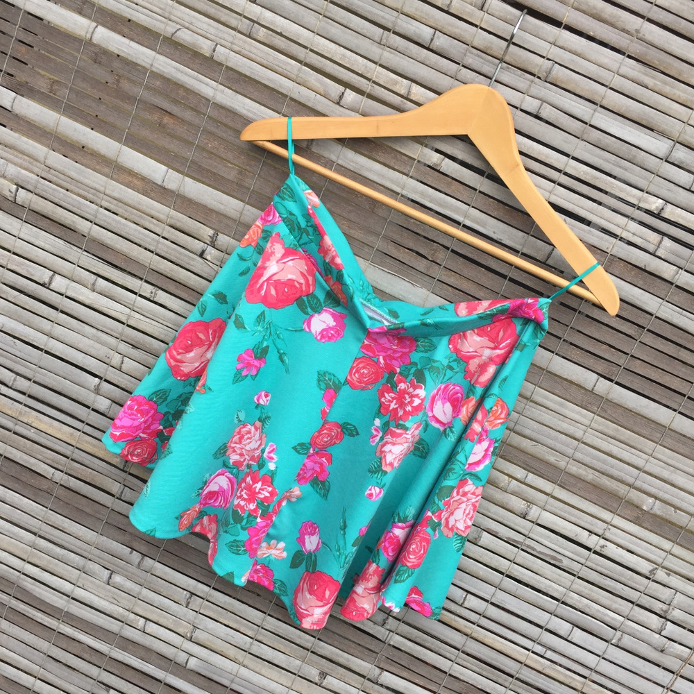 CUTE + RETRO ! AMBIANCE APPAREL . FLORAL SKATER SKIRT . BRIGHT HAPPY COLORS - Picture 3 of 8